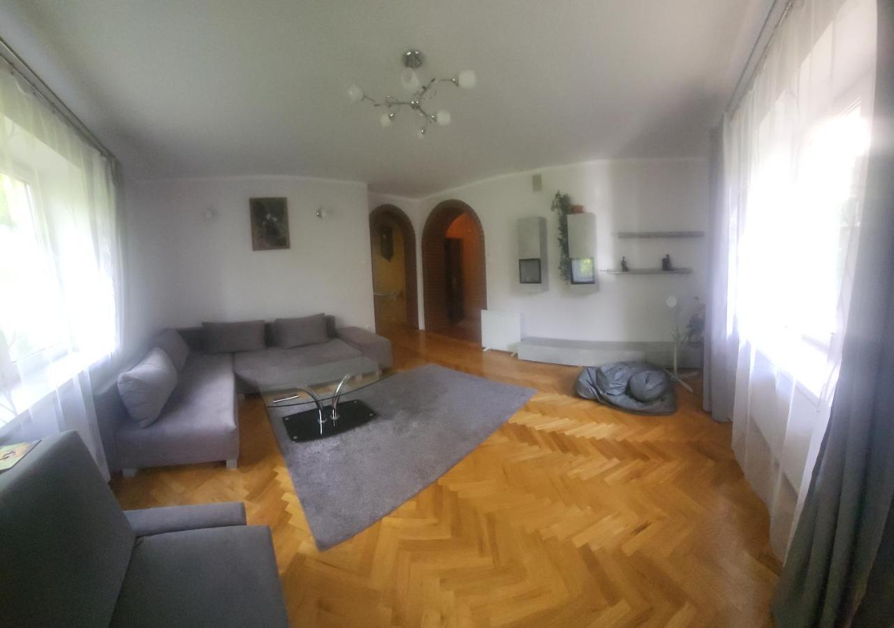 Apartament Przy Bloniach Leilighet Krasków Eksteriør bilde